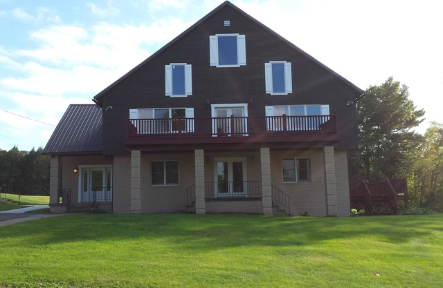 Private Country Inn located on the beautiful Chetremon Golf Course