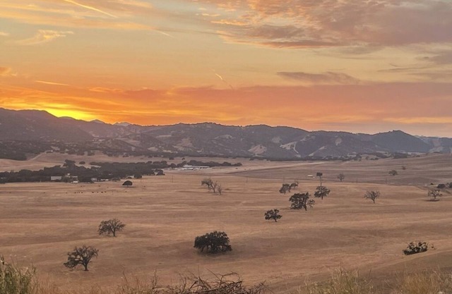 Private countryside view house on 18 acres