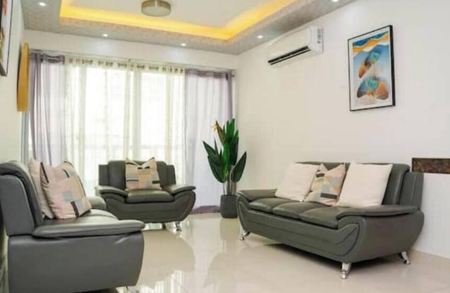 Private apartment, 1BR, king bed