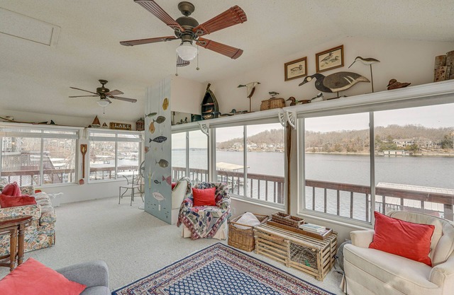 Private Dock: Lake of the Ozarks Hideaway!