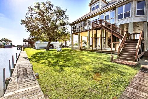 Private Dock with Lift Waterfront New Orleans Home!