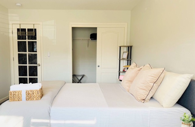 Private Entrance 1BR with a private Bath