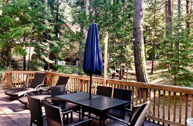 Private Graeagle home in a Grove of Pines