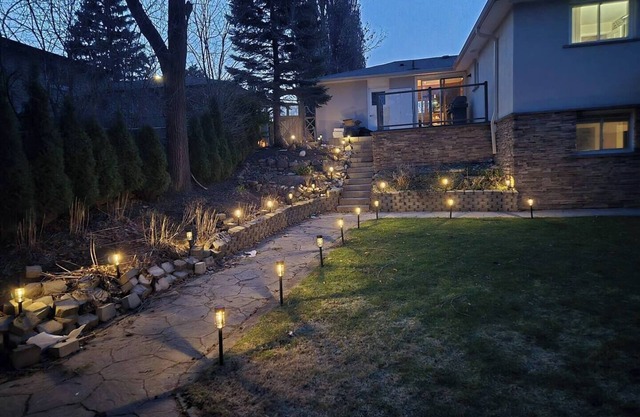 Private Guest House- A Beautiful Walkout Basement