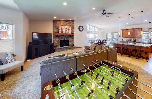 Private Hot Tub & Heated Floors | Bocce Ball + Foosball | Near Beach & Slopes