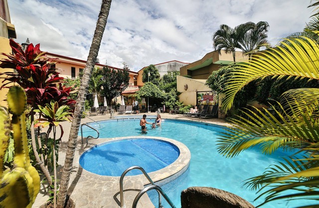 Private hotel room 10 minutes from the airport