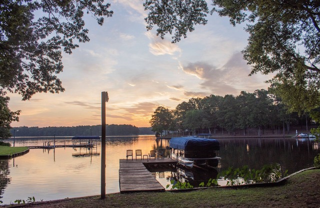 Private Lakefront Oconee Cottage! Great View & Location! Peaceful retreat.