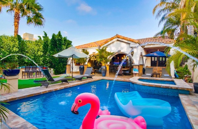 Private Luxury Resort Home in ♥ of the City - Pool ♥ Spa ♥ Outdoor Lounge ♥ Casa Paradiso