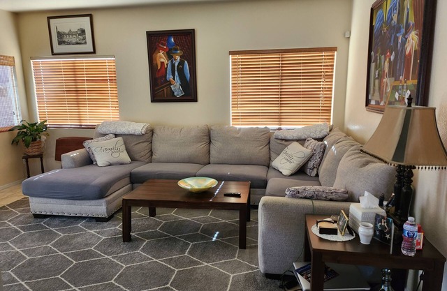 Private Luxury room in a house w private bath near the airport and strip