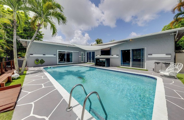 Private Oasis in West Park Near the Beach!