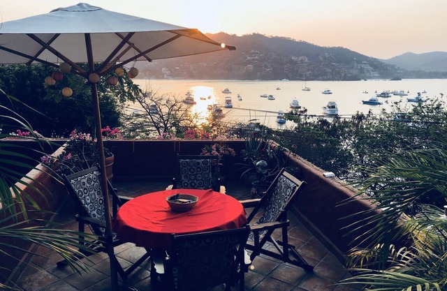 Private Paradise steps to Centro