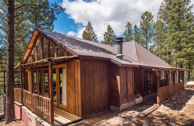 Private Peak Velo Remote Mountain Retreat