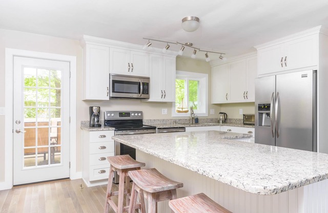 Private Pond Beach☀️Near Oceans☀️Renovations☀️Great Reviews☀️Discount Off-Season