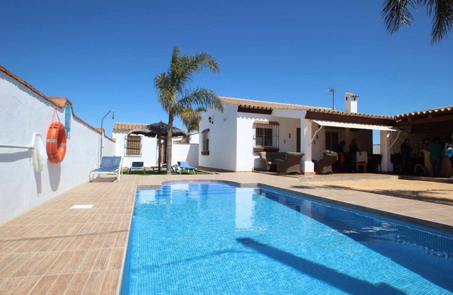Private pool, aircondition, 4 bikes for free use, sunloungers and barbecue - Casa Jorge -