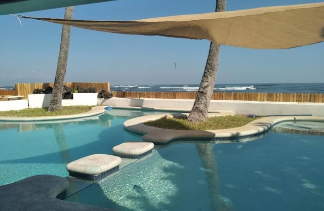Private Pool and Beachfront in Playa Maculis, El Salvador