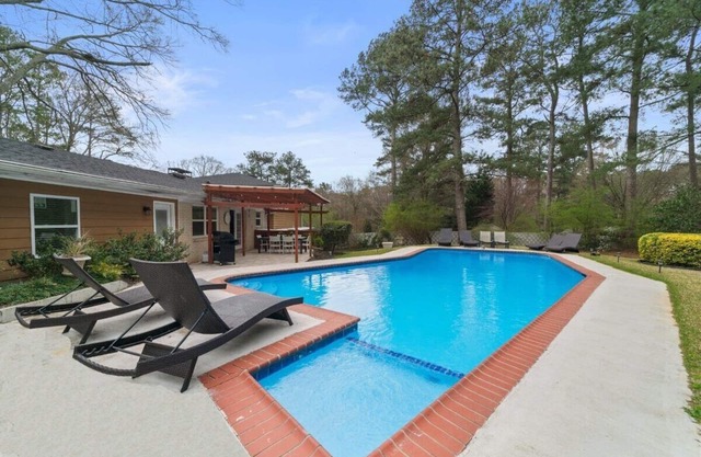 Private Pool ATL w Grill and Outdoor Dining