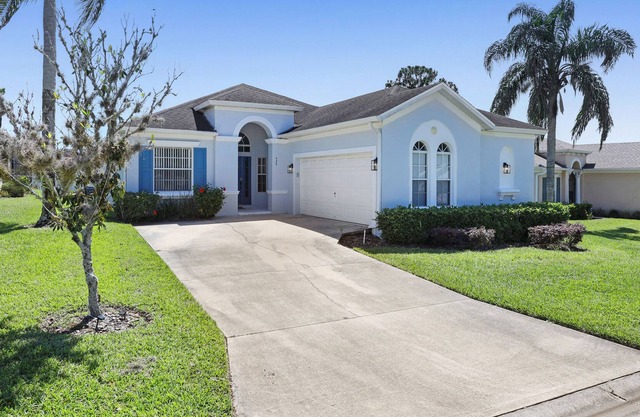 PRIVATE POOL~Close to all things Florida!~COMFORT!~7 beds!