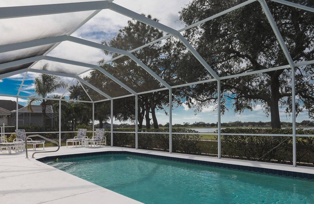 Private Pool Lakefront Regency Oaks Cranes Galore