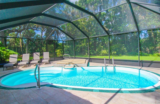 Private Pool, Near Beach, Florida Oasis