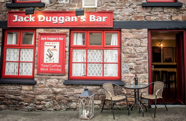 Private Pub on Ireland's Wild Atlantic Way and close to Killarney (sleeps 10)