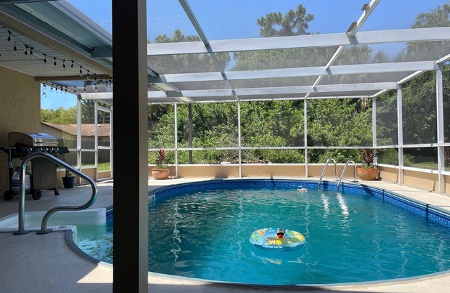 Private retreat with pool, the Salty Seahorse!