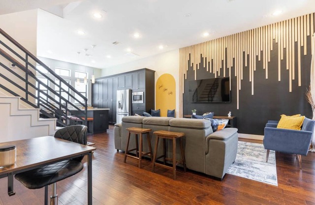 Private Rooftop/City Views, King Suite, Minute Maid, G.R Brown Convention Center