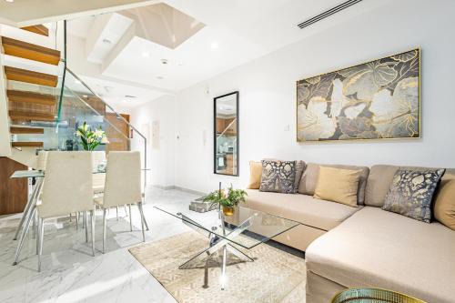 Private Rooftop Jacuzzi - Duplex - Masdar City