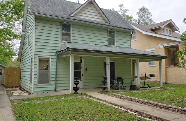 Private Room in Historic Home