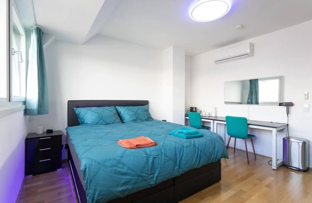Private room in the apartment close to City center