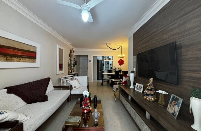 Private room with air conditioning, TV, minibar. In a beautiful apartment, 250m from the beach. shared