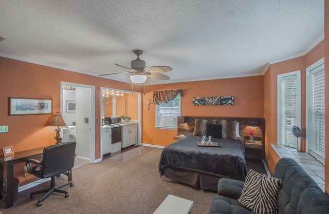 Private Studio Entry