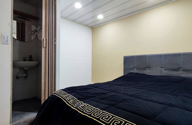 Private Studio, 15min to DT with ultra Wi-Fi & Whasing machine