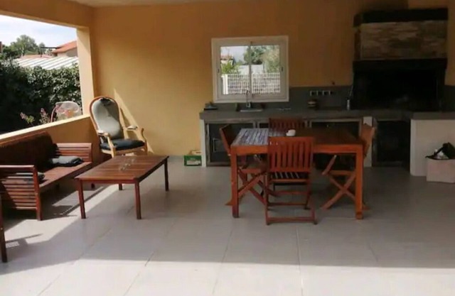 Private villa pool air conditioning 10 minutes from the beach