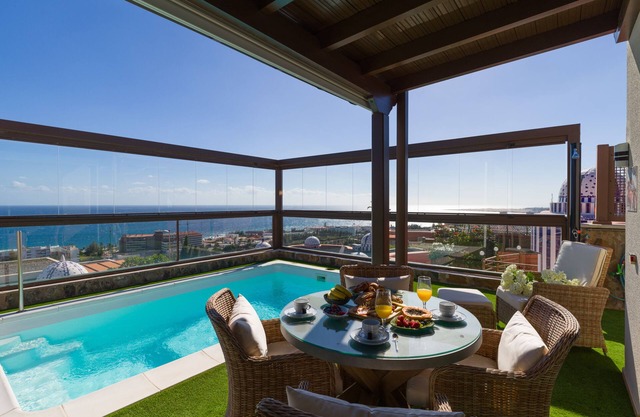 Private villa with pool and spectacular panoramic views of the Atlantic Sea