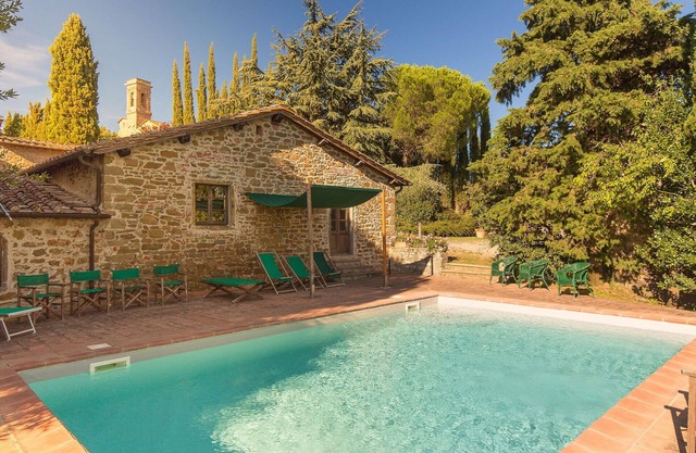 Private Villa with private pool, WIFI, TV, terrace, panoramic view, close to Greve In Chianti