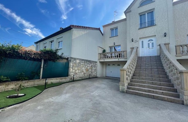 Proche Paris et Disney Maison 90 M2 CLIMATISÉ bord de Marne