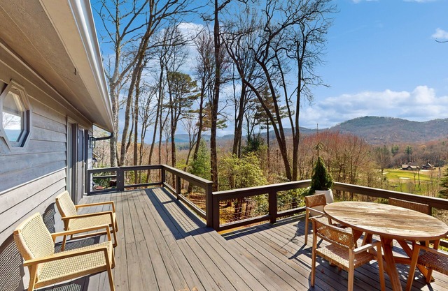 Professionally designed home with modern amenities & stunning mountain views