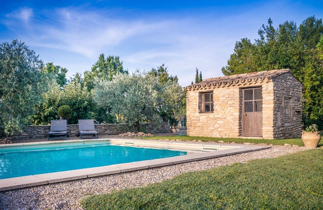 Provençal Mas of 200m2, air-conditioned with swimming pool classified 4 * Nice