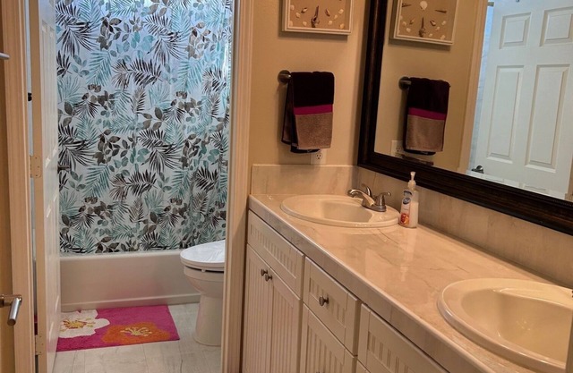 Proximity I-14 Freeway, Antelope Valley Shopping Mall & Palmdale Amphitheater.n