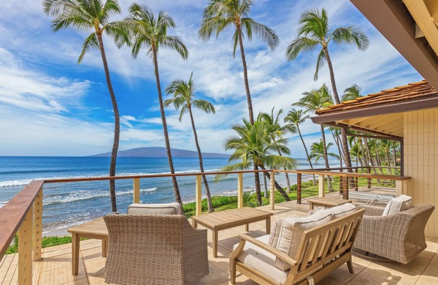Puamana 254-2 Remodeled Direct OceanFront 3Bedroom Condo in Historic Lahaina