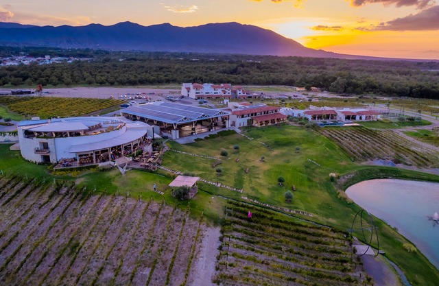 Pueblo Vinícola Parvada by Lumina