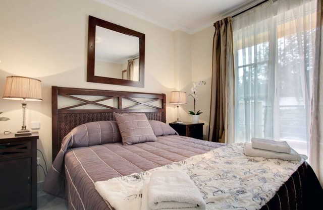 Puerto Banus - 2 bedroom apartment with lovely views