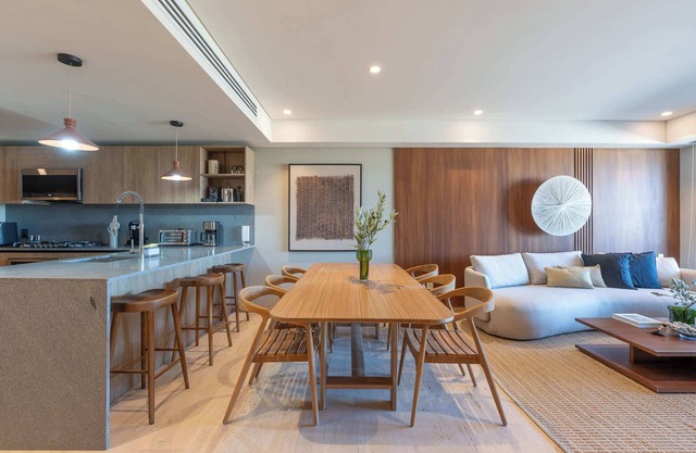 Punto Nima: Oceanview Condo with Rooftop Pool & Gym