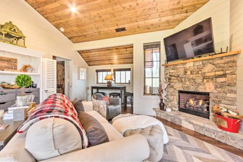 Putt-Putt, Pickleball and Trails Glenville Getaway