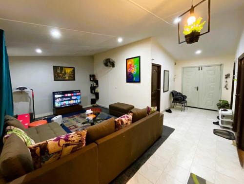 QB Elegant Villa with Valley View