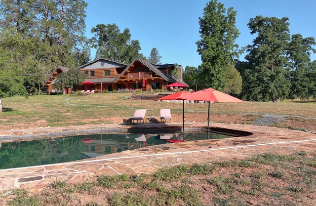 Quail Meadows Ranch Home, 32+ acres of land, spectacular views