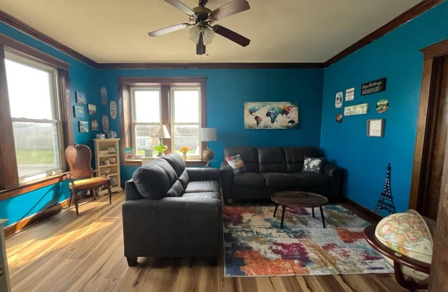 Quaint 3-bedroom apt. with AC in charming Beecher