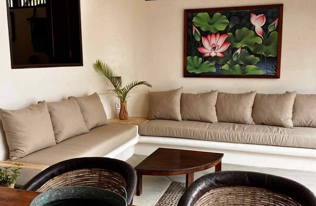 Quaint 3-bedroom house with WiFi in Troncones