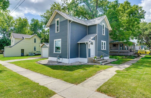 Quaint Auburn Retreat: Steps to Historic Downtown!