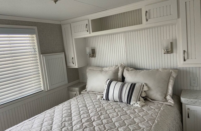 Quaint Cabin minutes from Lake Rathbun